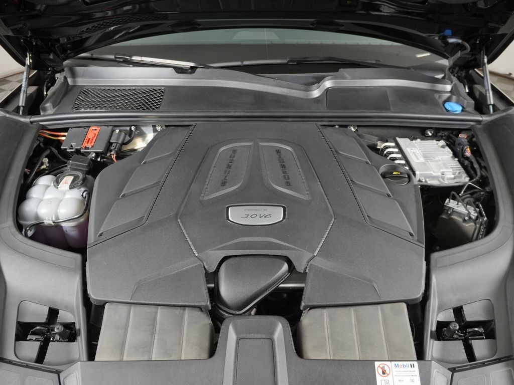 2023 Porsche Cayenne Base