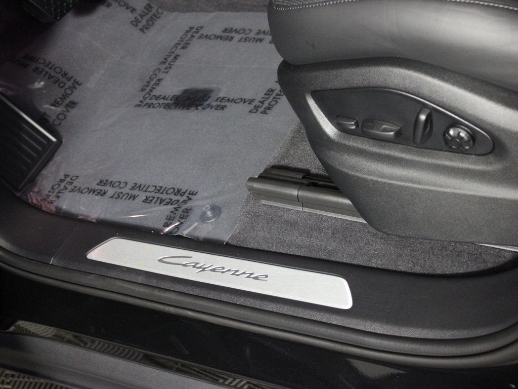 2025 Porsche Cayenne Base