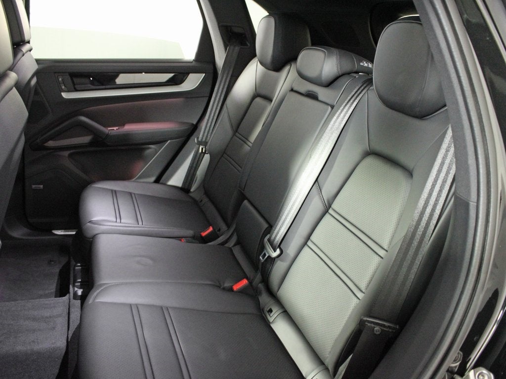 2025 Porsche Cayenne Base