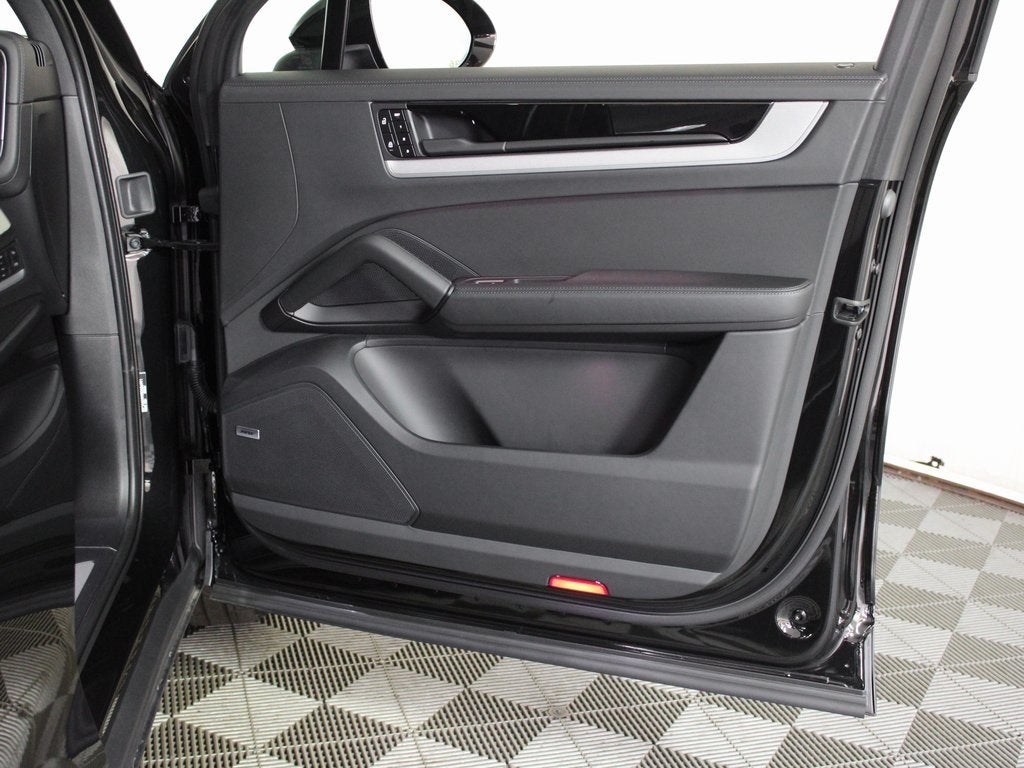 2025 Porsche Cayenne Base
