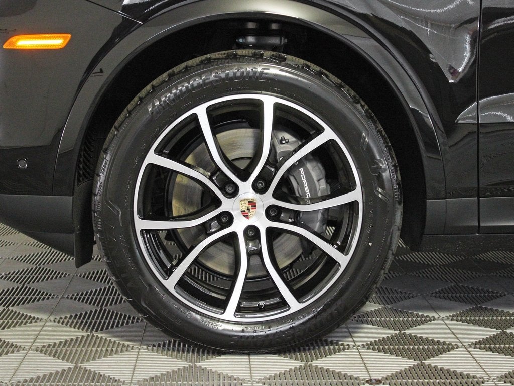 2025 Porsche Cayenne Base