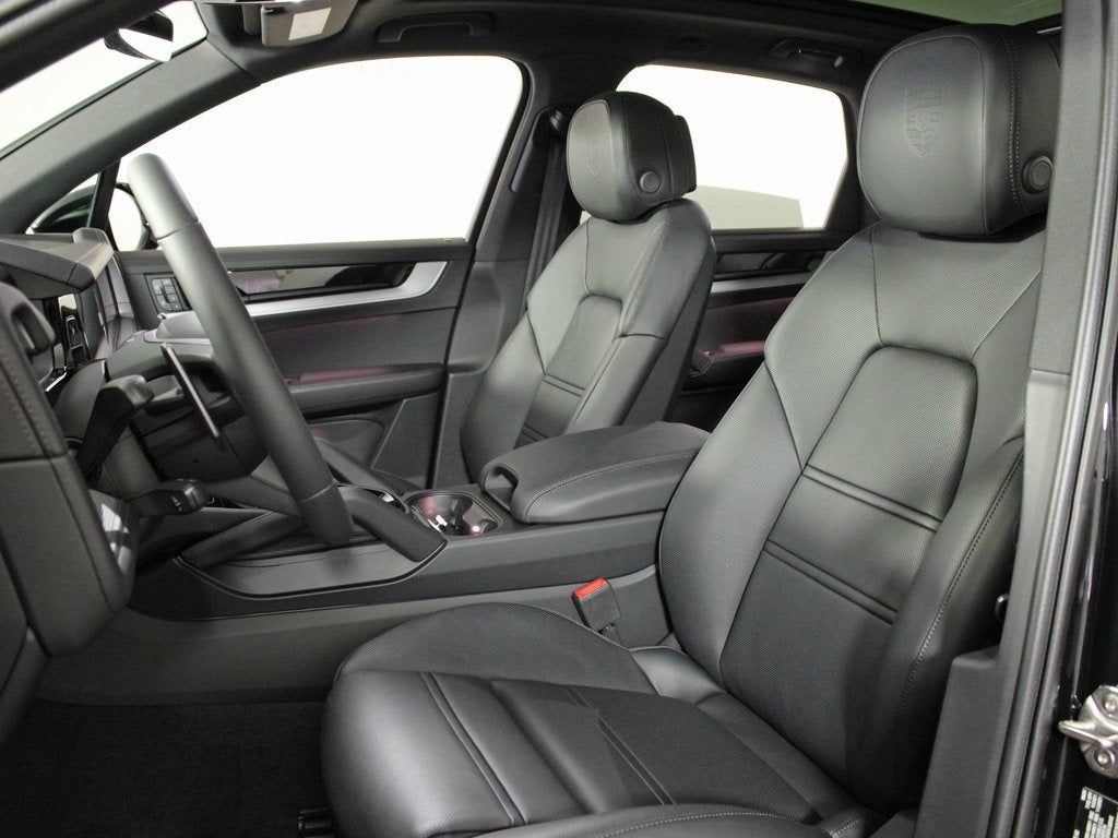 2025 Porsche Cayenne Base