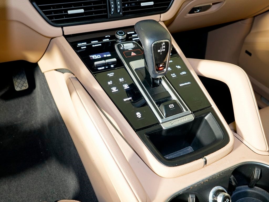 2023 Porsche Cayenne Base