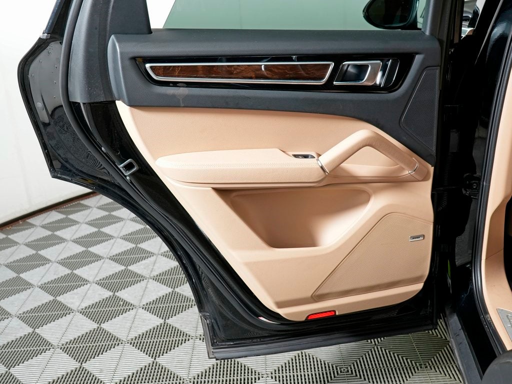 2023 Porsche Cayenne Base