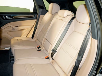 2023 Porsche Cayenne Base