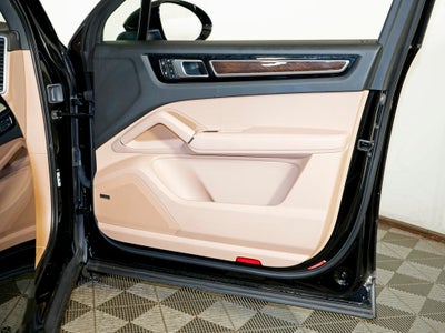 2023 Porsche Cayenne Base