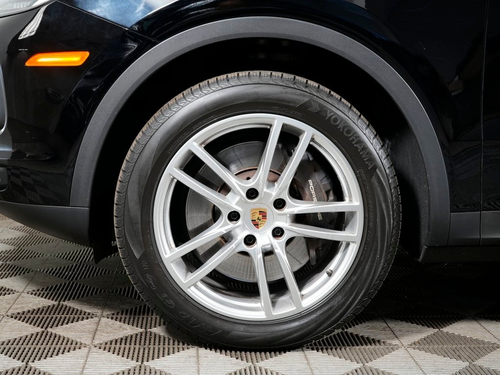 2023 Porsche Cayenne Base