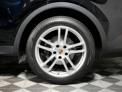2023 Porsche Cayenne Base