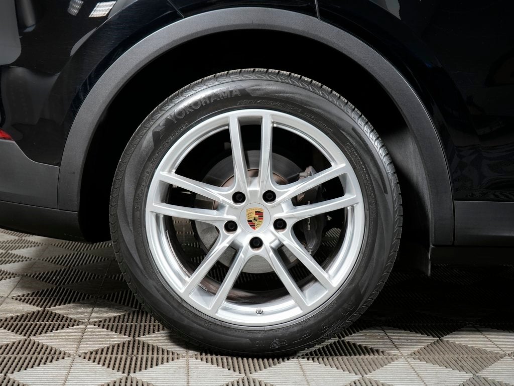 2023 Porsche Cayenne Base
