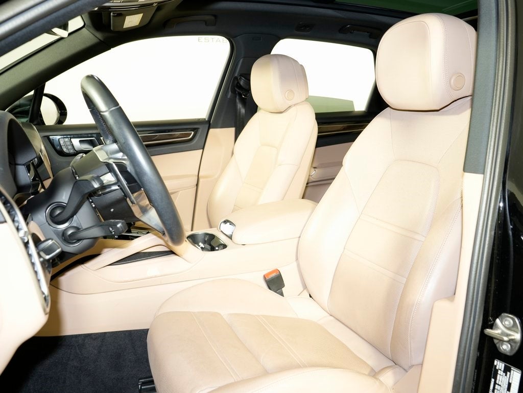 2023 Porsche Cayenne Base