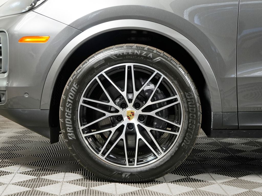 2024 Porsche Cayenne Base