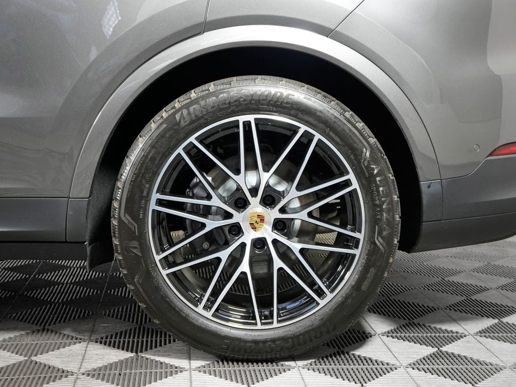 2024 Porsche Cayenne Base