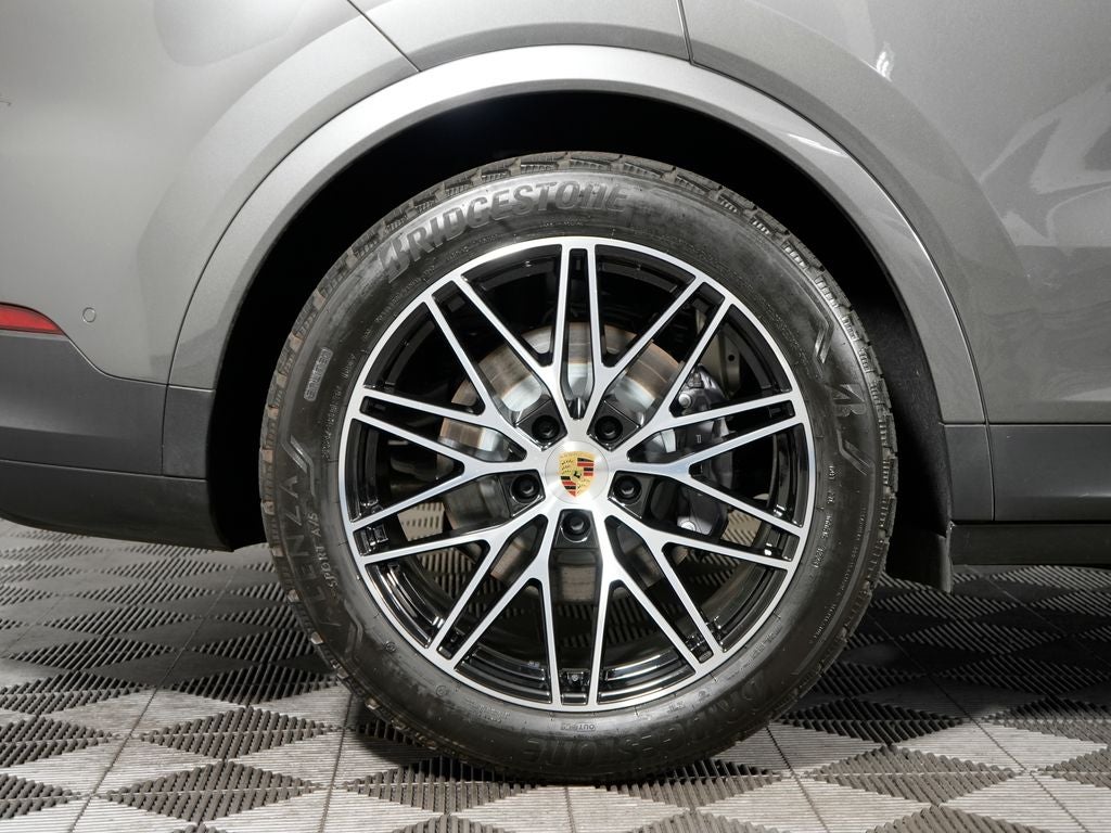 2024 Porsche Cayenne Base