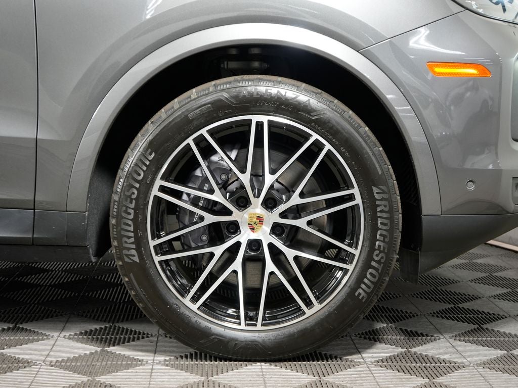 2024 Porsche Cayenne Base