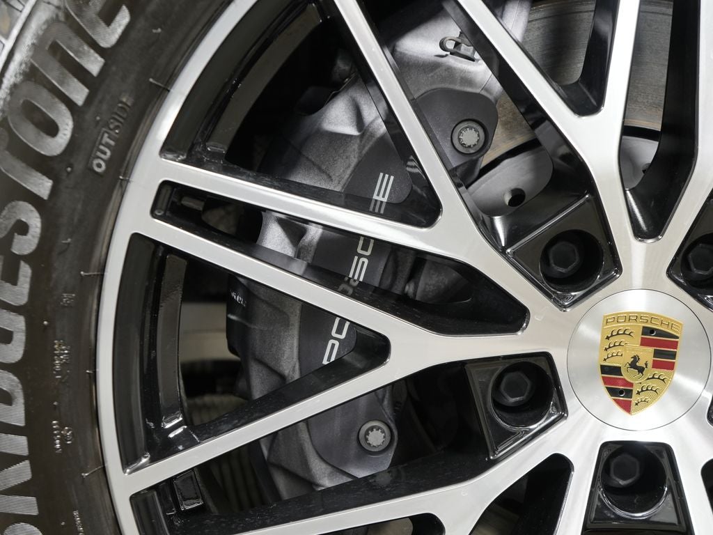 2024 Porsche Cayenne Base