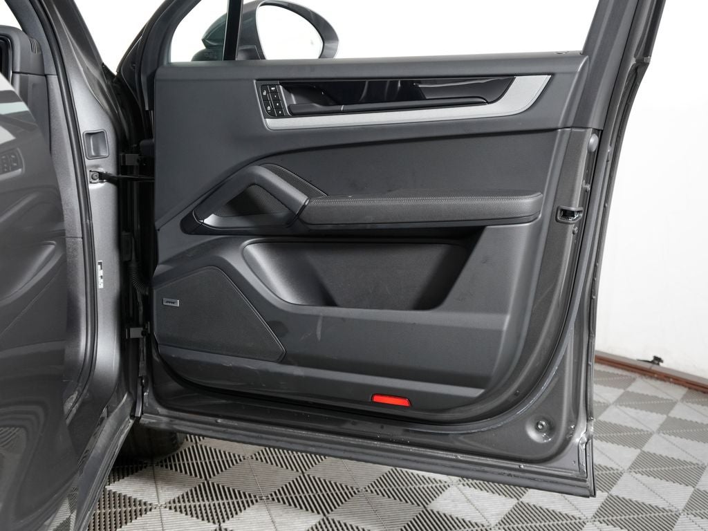 2024 Porsche Cayenne Base