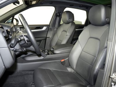 2024 Porsche Cayenne Base