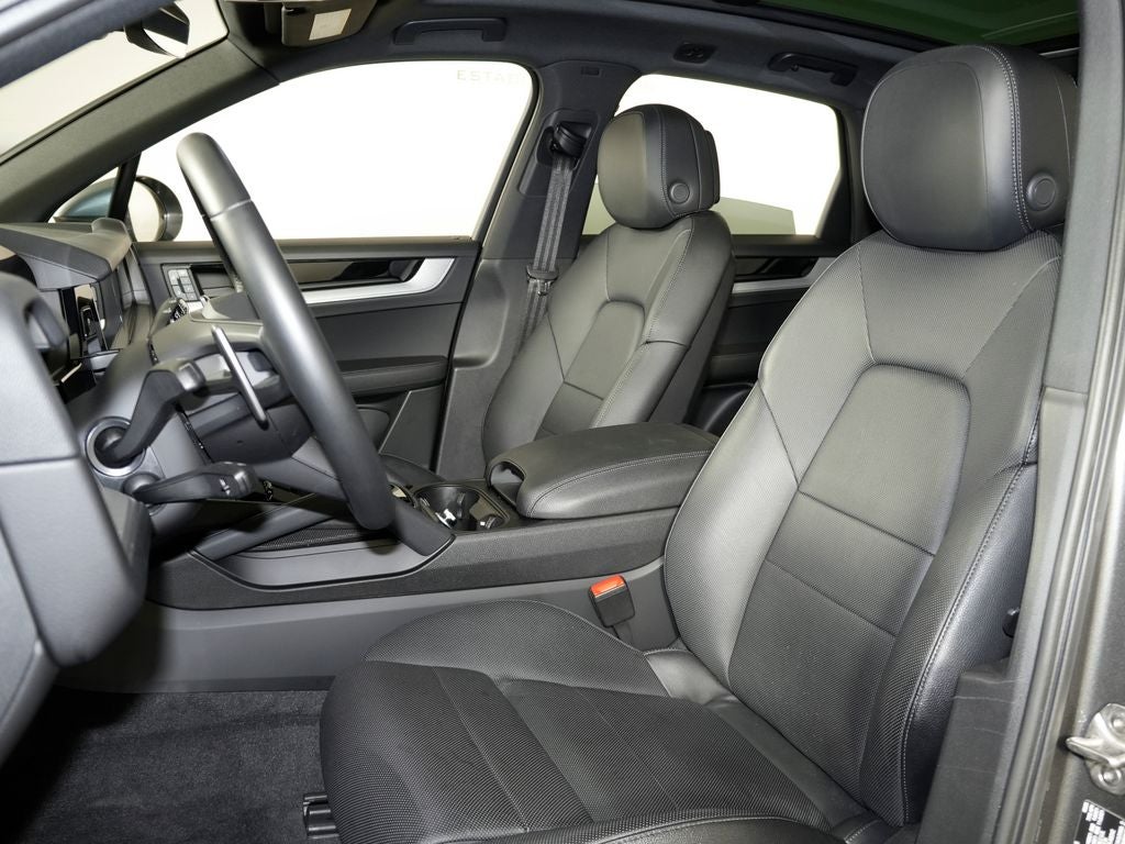 2024 Porsche Cayenne Base