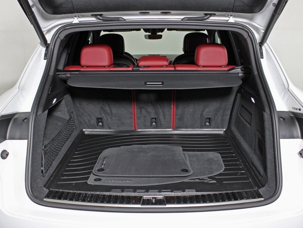 2023 Porsche Cayenne Base