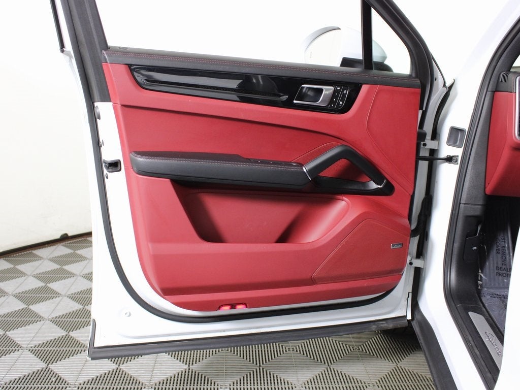 2023 Porsche Cayenne Base