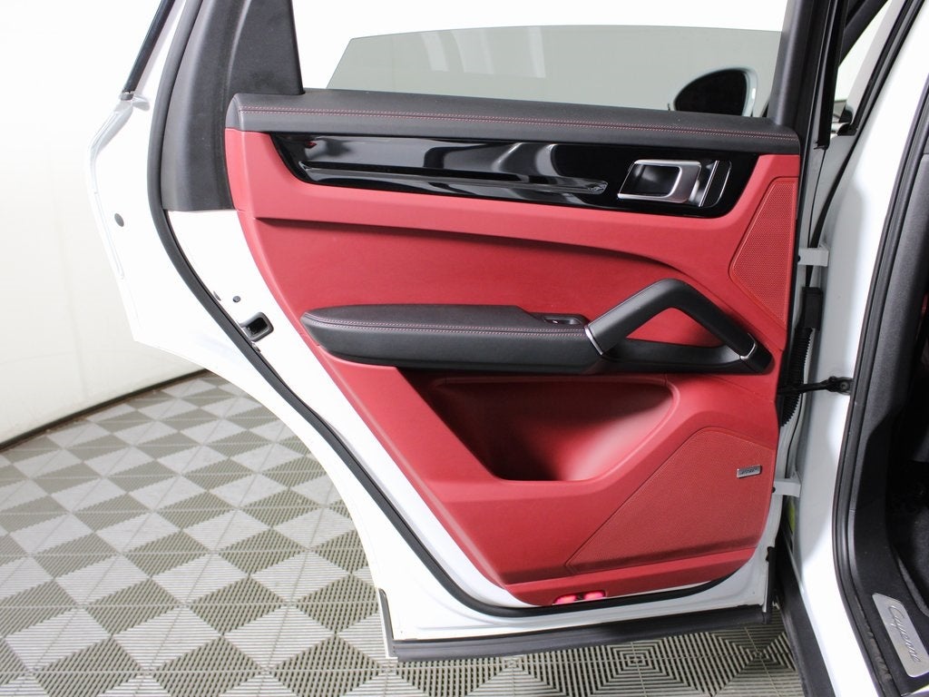 2023 Porsche Cayenne Base