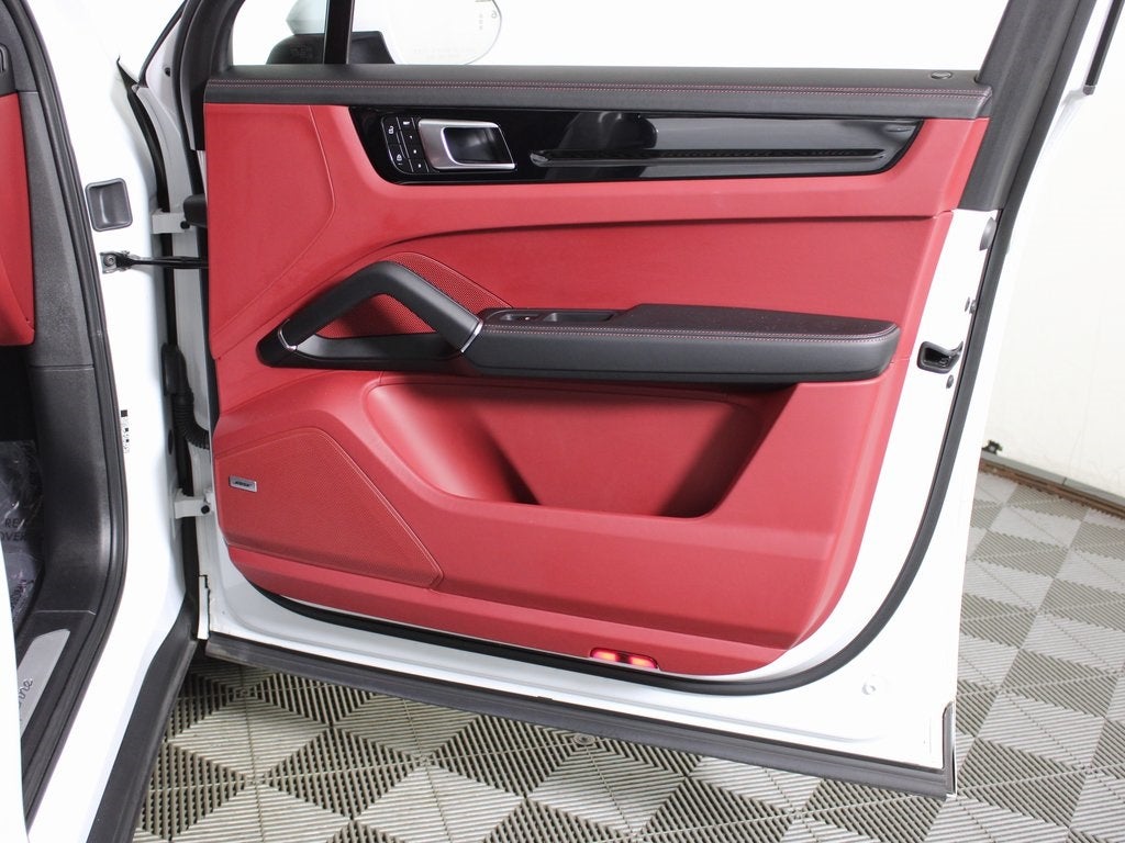 2023 Porsche Cayenne Base