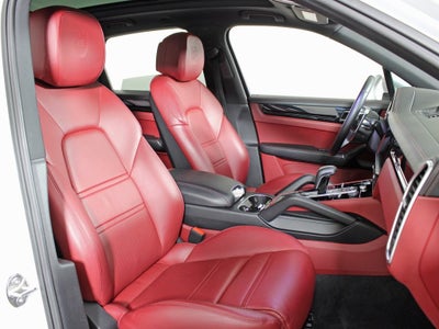 2023 Porsche Cayenne Base