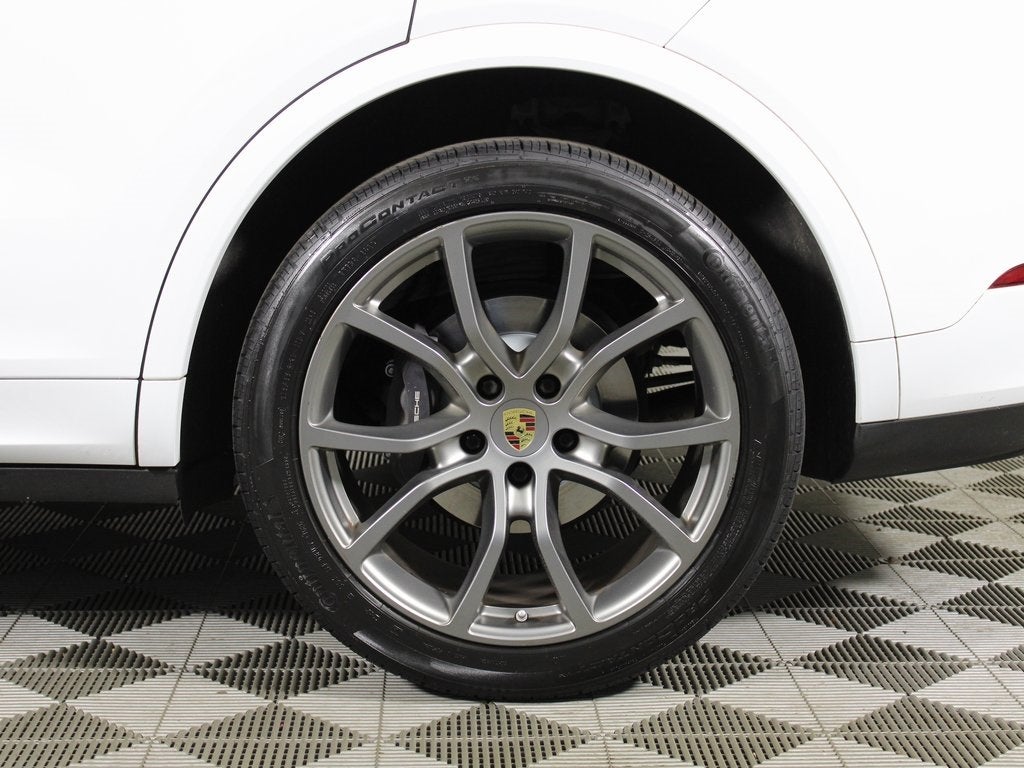 2023 Porsche Cayenne Base