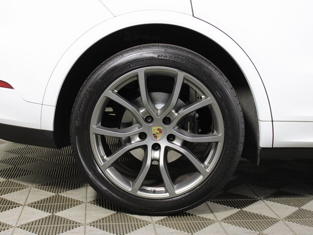 2023 Porsche Cayenne Base