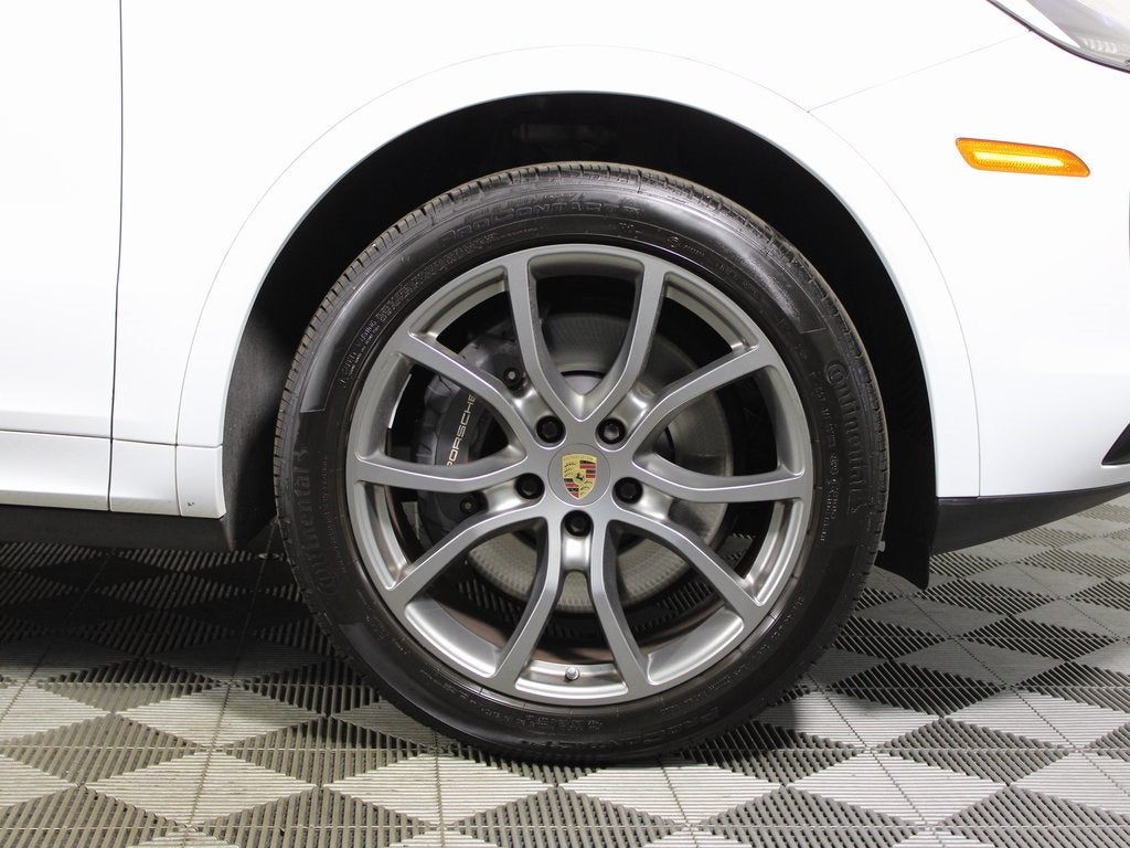 2023 Porsche Cayenne Base