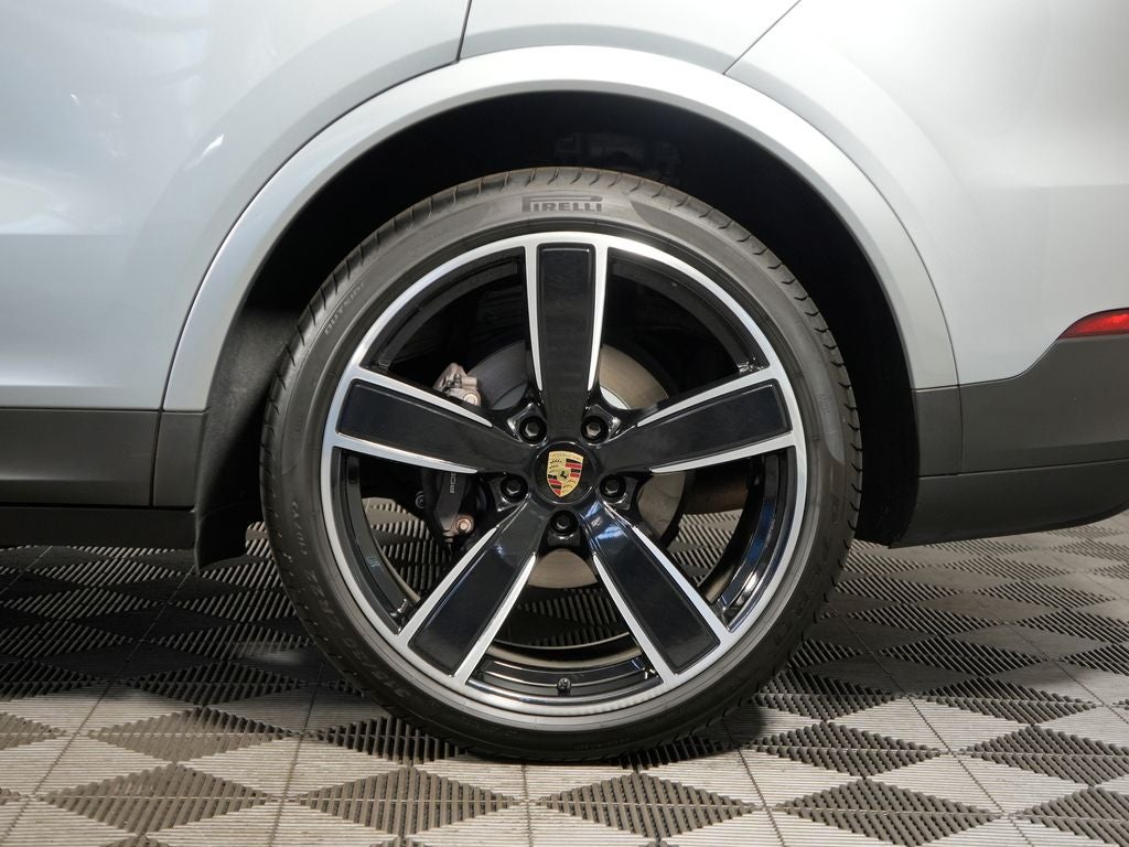 2023 Porsche Cayenne Base