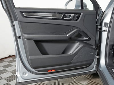 2023 Porsche Cayenne Base