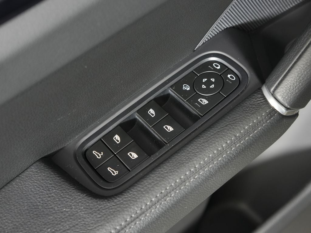 2023 Porsche Cayenne Base