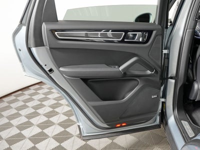 2023 Porsche Cayenne Base