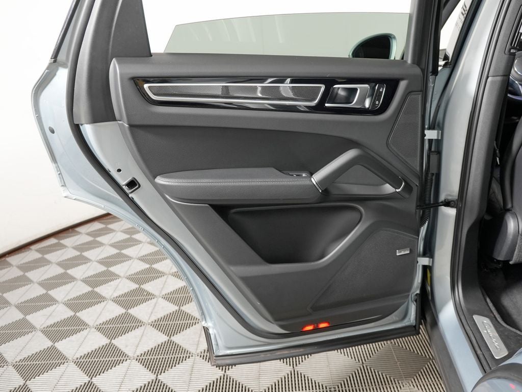 2023 Porsche Cayenne Base