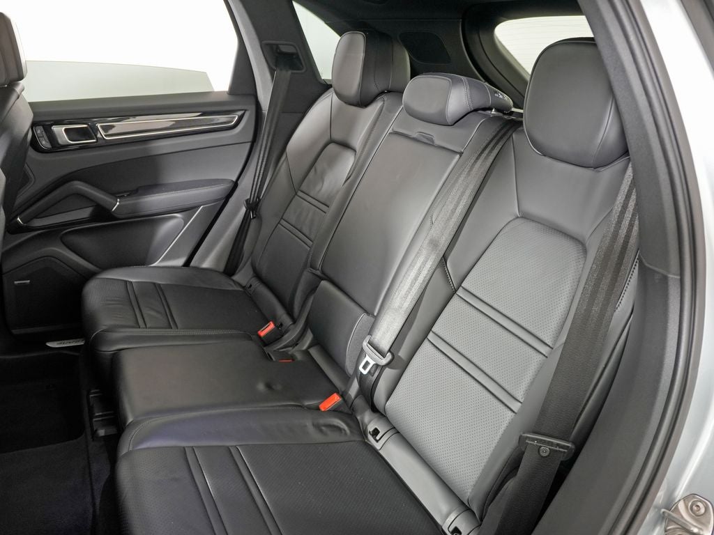 2023 Porsche Cayenne Base