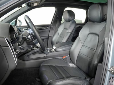 2023 Porsche Cayenne Base