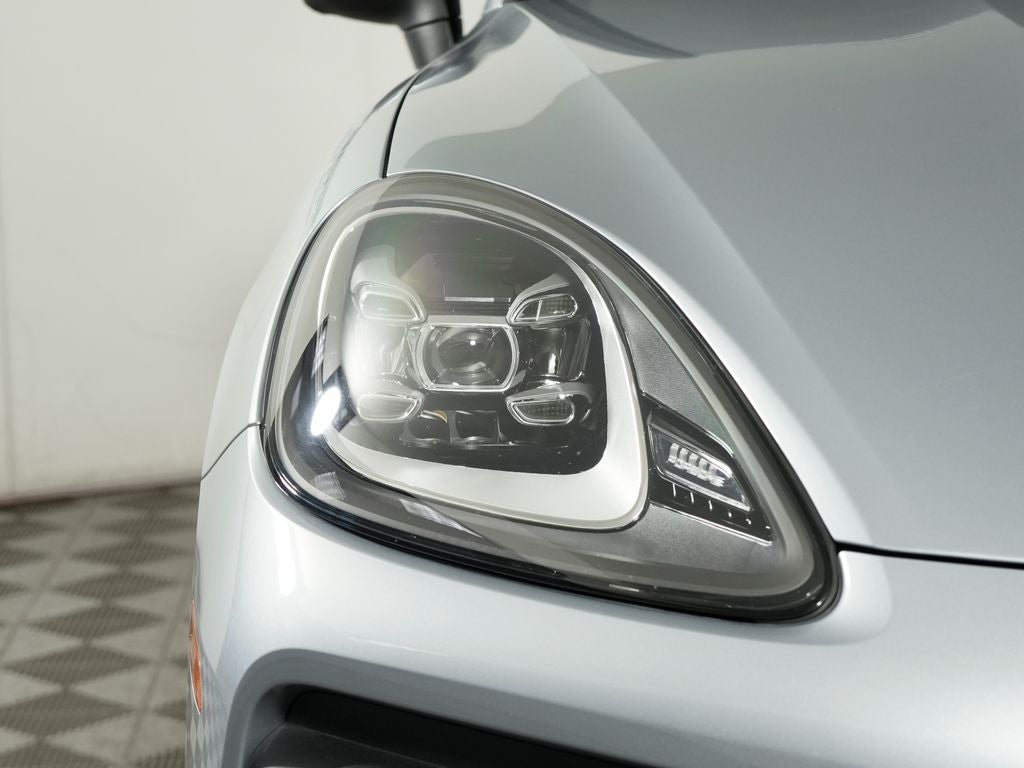 2023 Porsche Cayenne Base