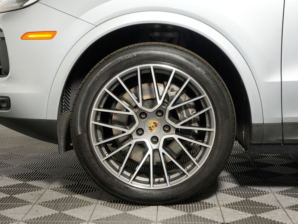 2023 Porsche Cayenne Base