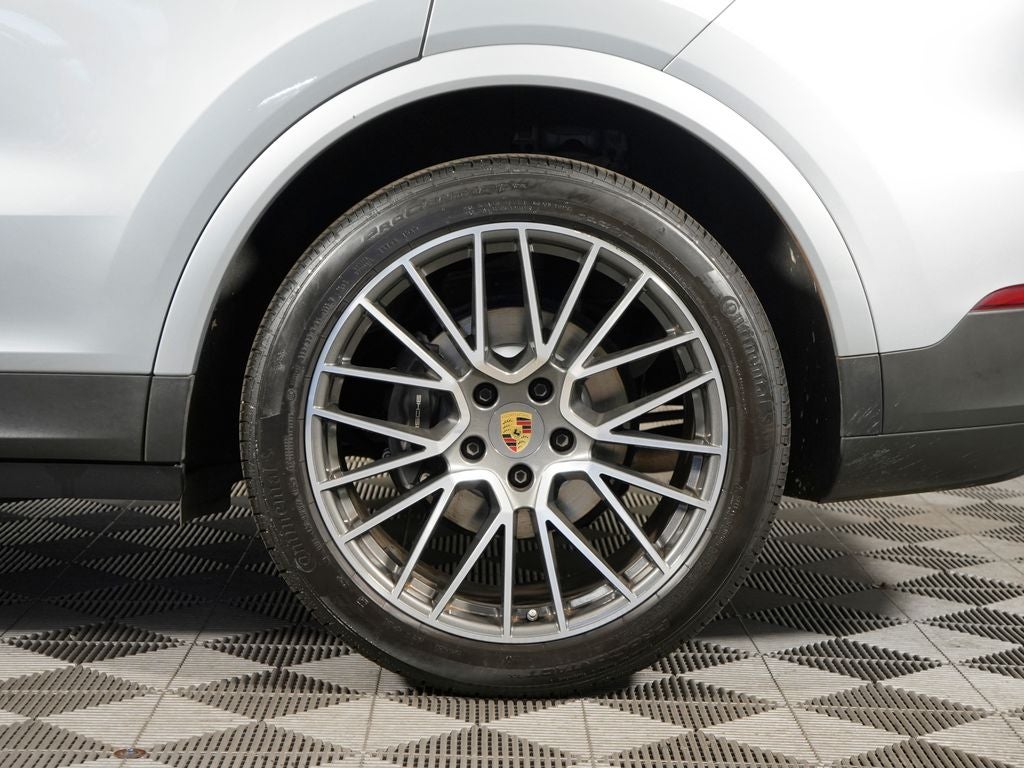 2023 Porsche Cayenne Base