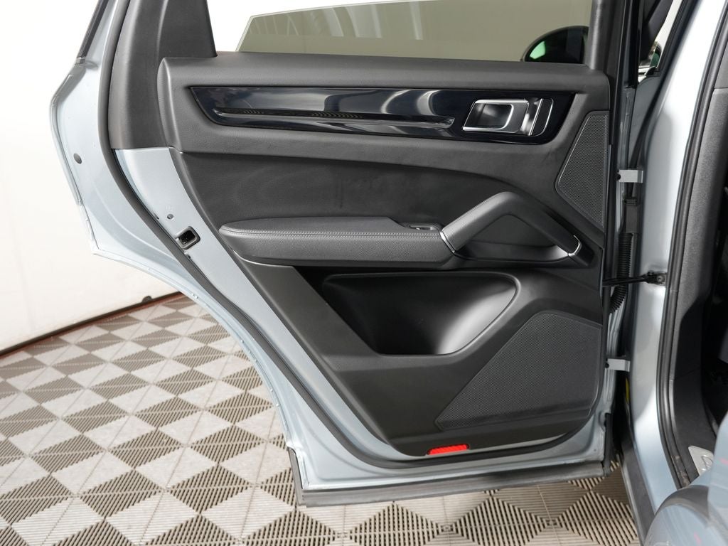 2023 Porsche Cayenne Base