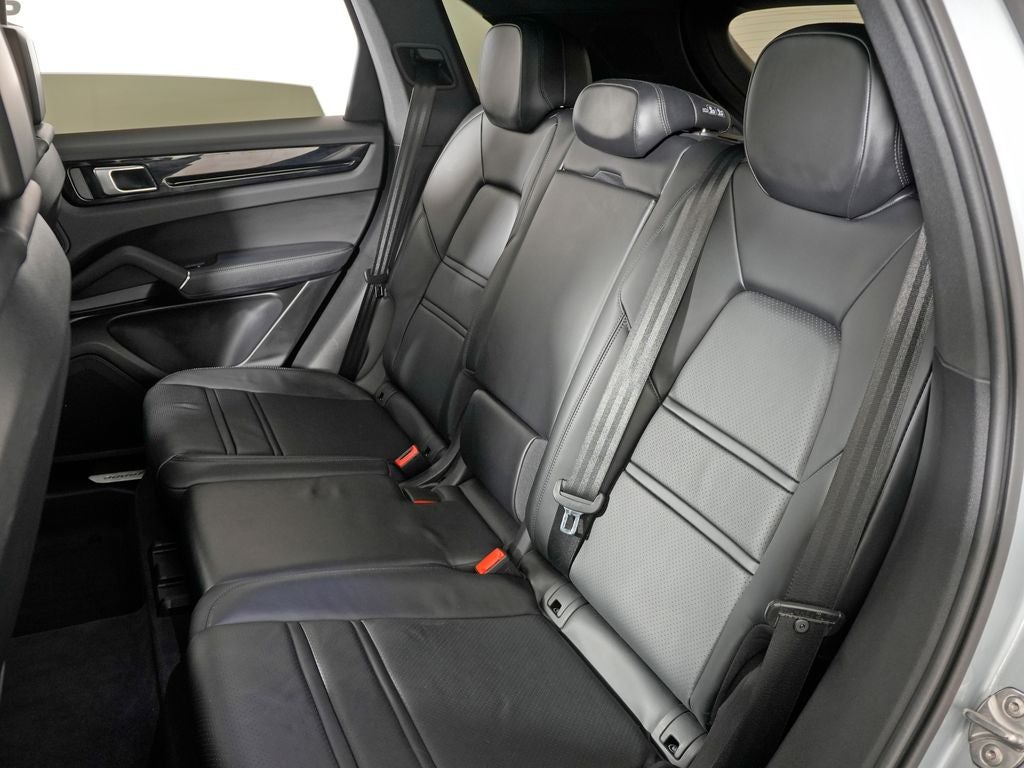 2023 Porsche Cayenne Base