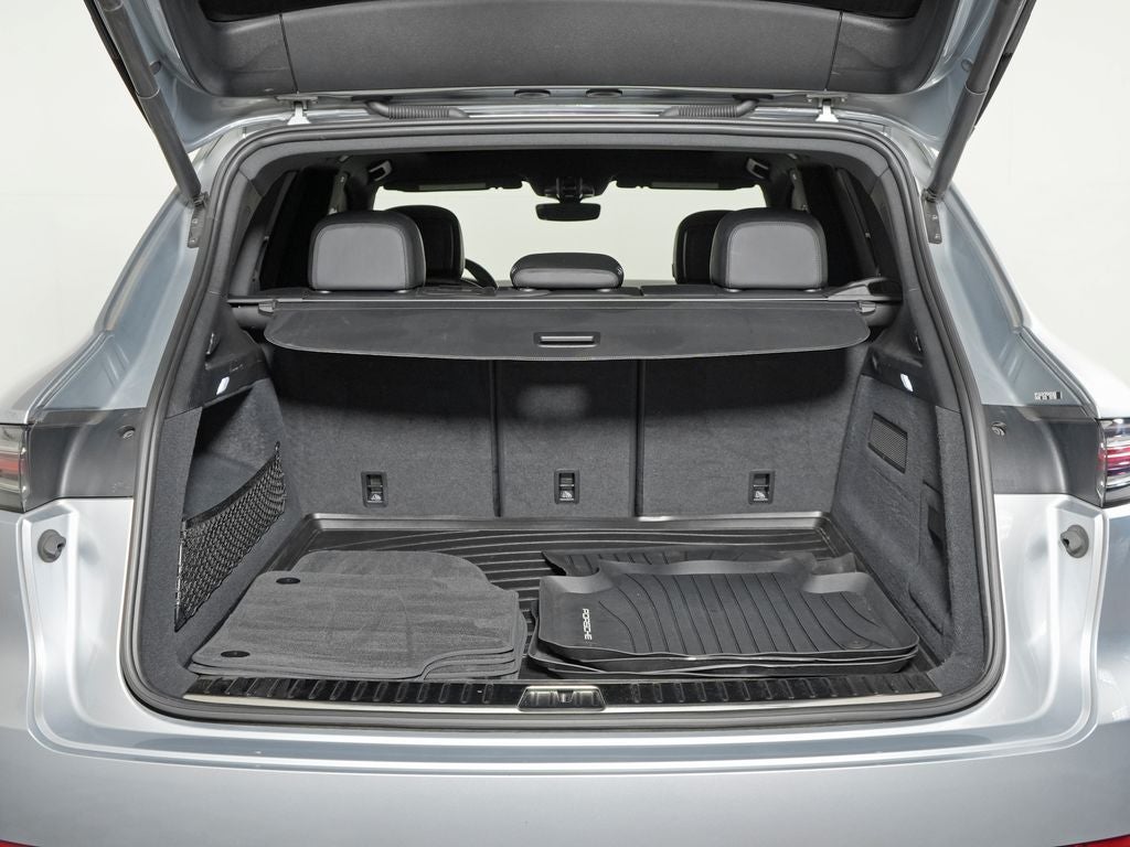 2023 Porsche Cayenne Base