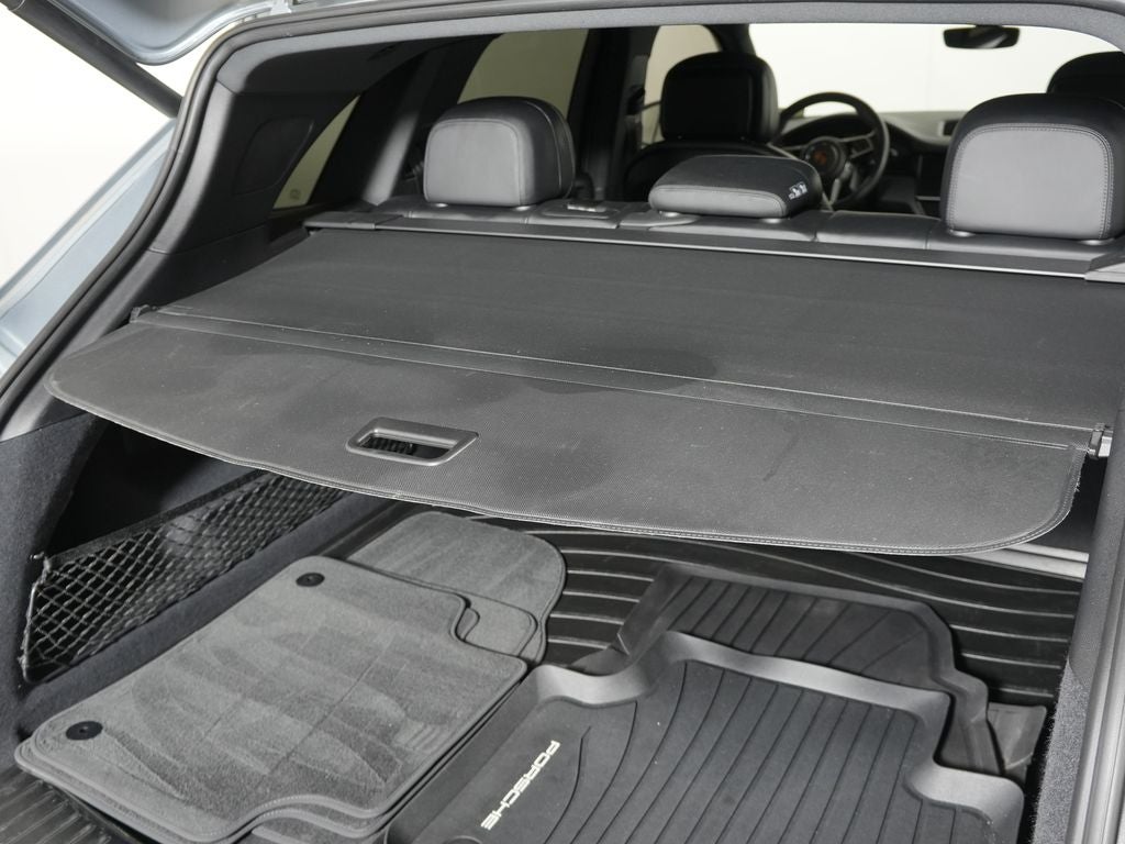 2023 Porsche Cayenne Base