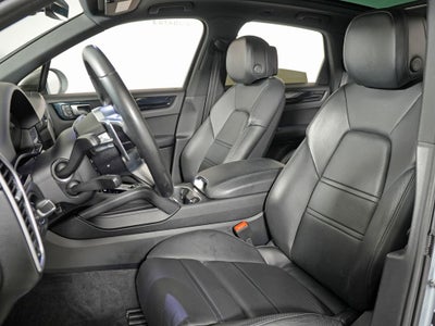 2023 Porsche Cayenne Base