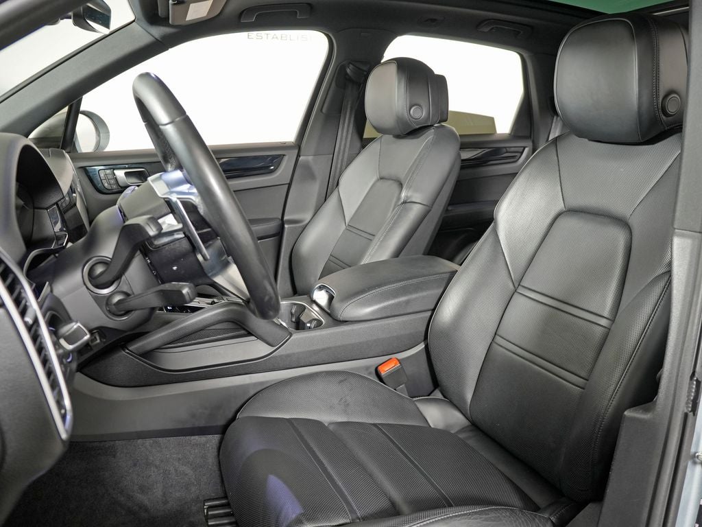 2023 Porsche Cayenne Base