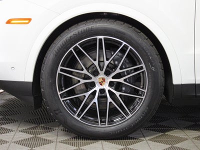 2025 Porsche Cayenne Base
