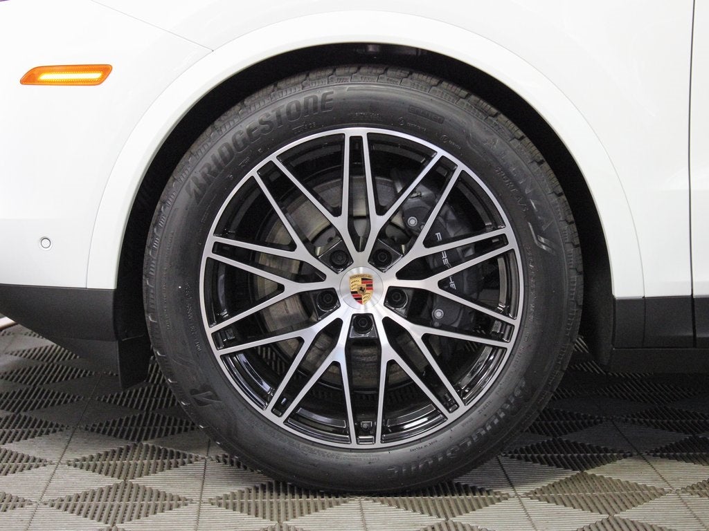 2025 Porsche Cayenne Base