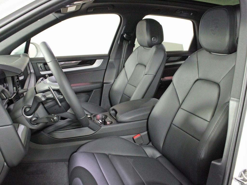 2025 Porsche Cayenne Base