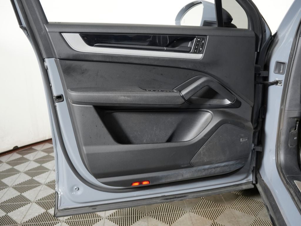 2024 Porsche Cayenne Base
